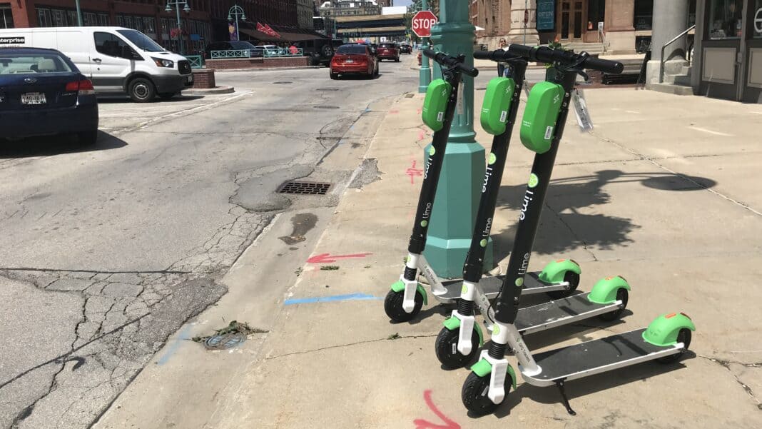 Milwaukee’s dockless e-scooter pilot comes to a close; DPW to evaluate public feedback